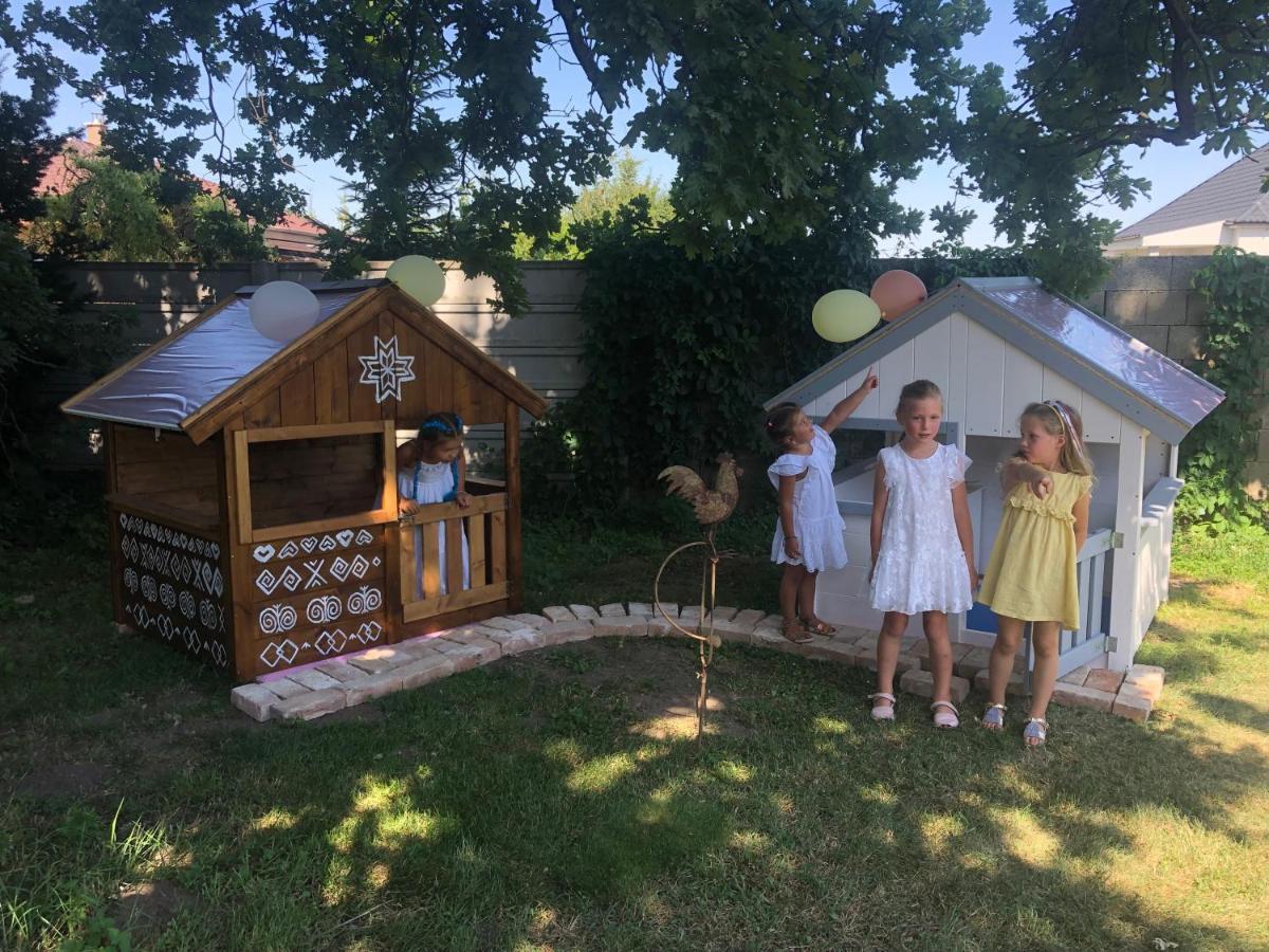 Apartmanove Ubytovanie Pod Dubom Polny Kesov Eksteriør billede