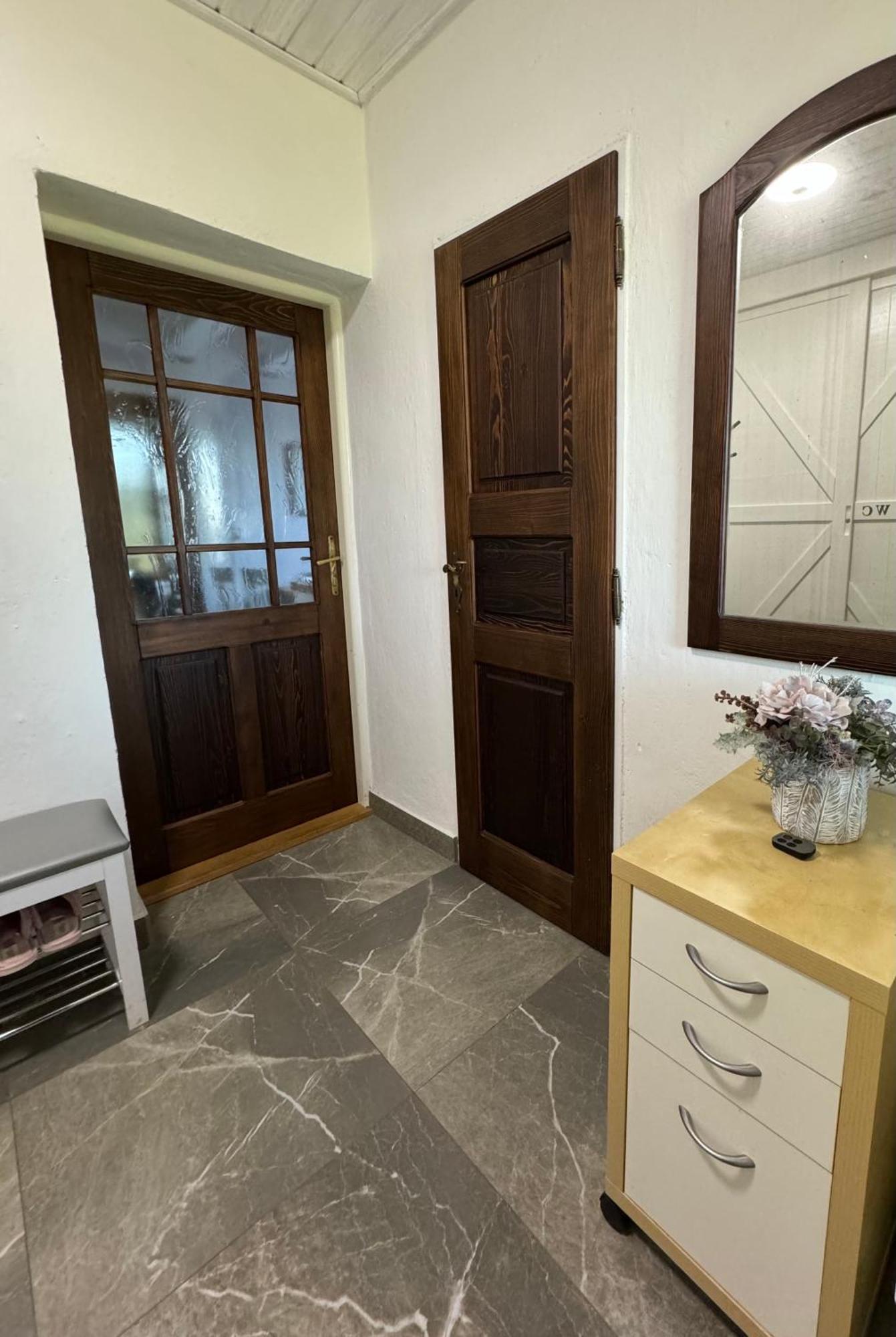Apartmanove Ubytovanie Pod Dubom Polny Kesov Eksteriør billede